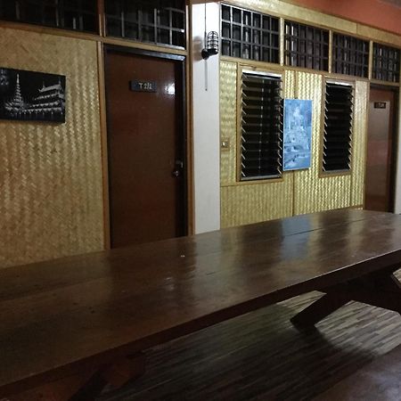 Rose Guest House Чиангмай Екстериор снимка
